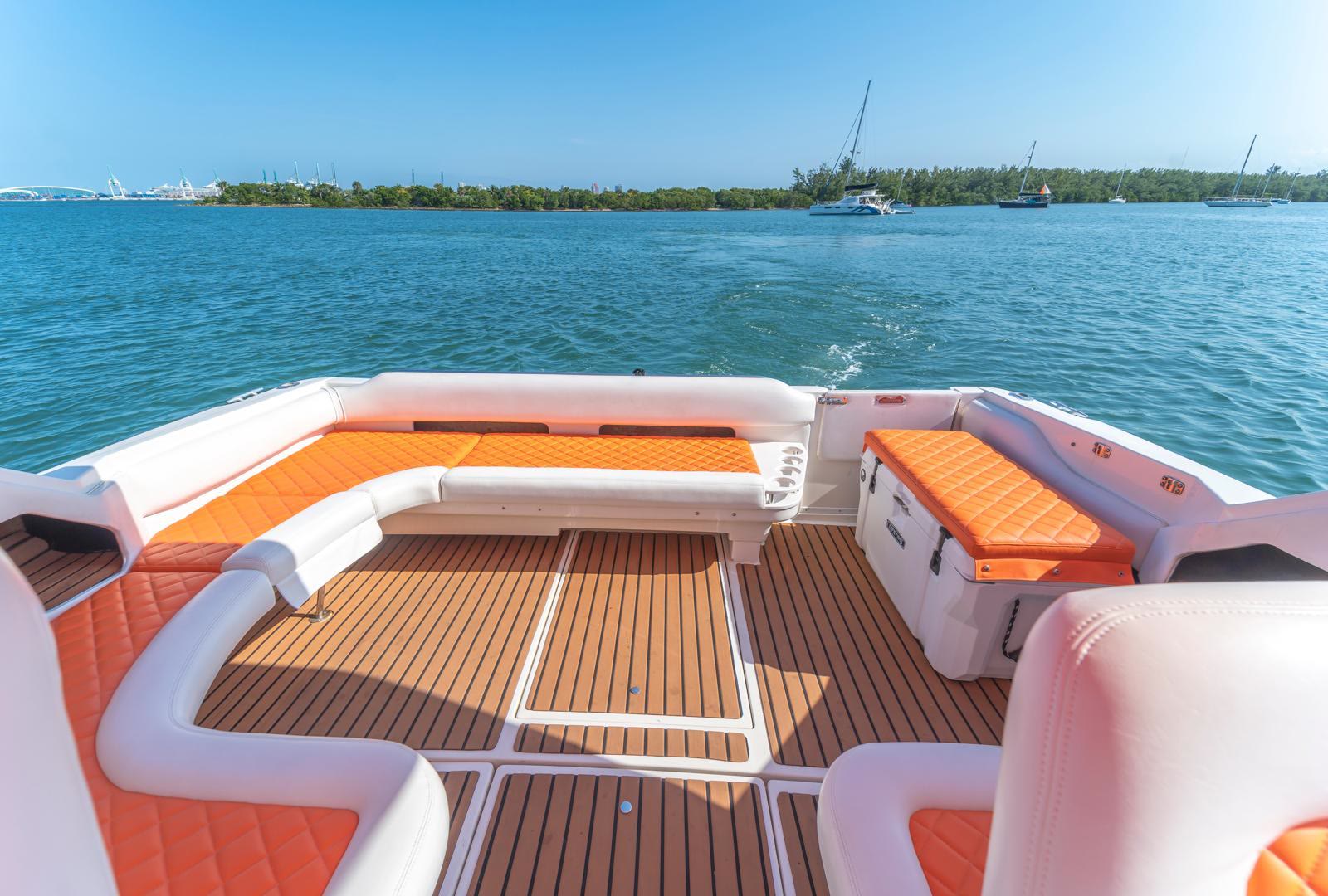 REQ Yacht & Boat